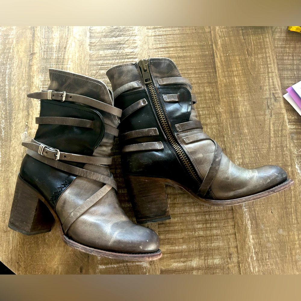 Women’s Freebird Baker Boots, size 10